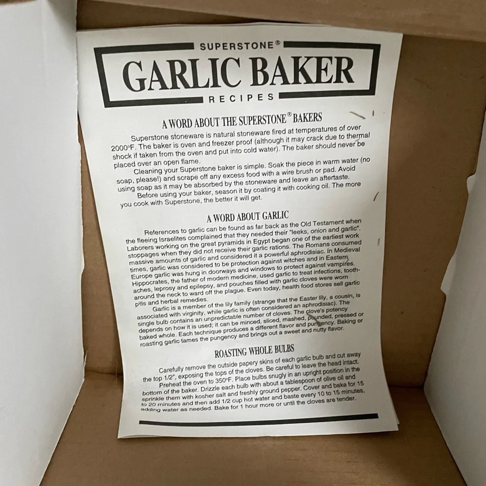 SASSAFRAS Superstone Vintage Garlic Baker by Sassafras 1993 Tan